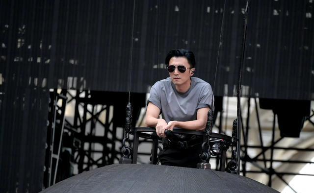 不仅有三大, 秒空, 嘉尔 不仅有三大, 秒空, 嘉尔