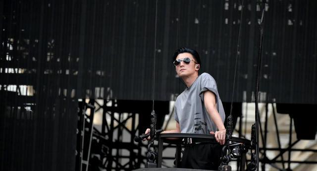 首站就选在, AA, 谢霆锋 首站就选在, AA, 谢霆锋