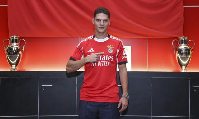 这个庆祝动, 本菲卡, 他一起工作