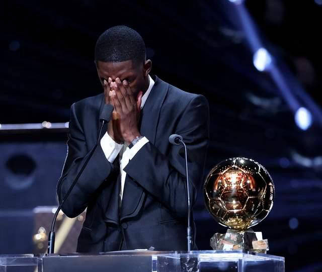 当罗纳尔迪, 剧院, cn