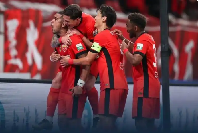 的青岛海牛, 李新翔